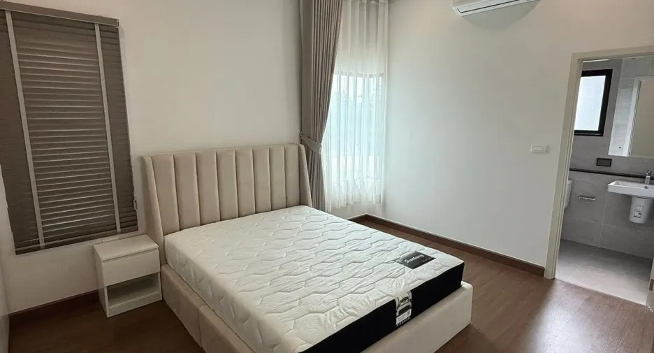 For rent 4 bedrooms house in Bang Phli, Samut Prakan