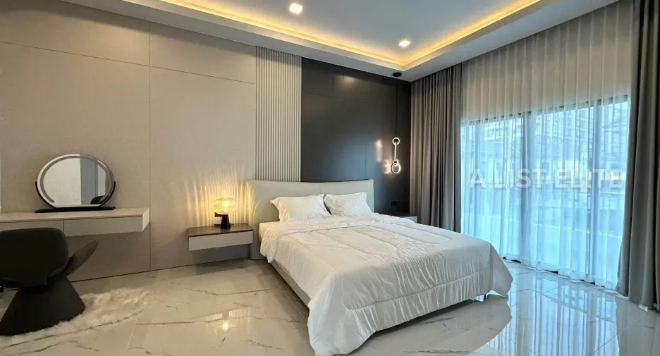 For rent 5 bedrooms house in Bang Lamung, Chonburi