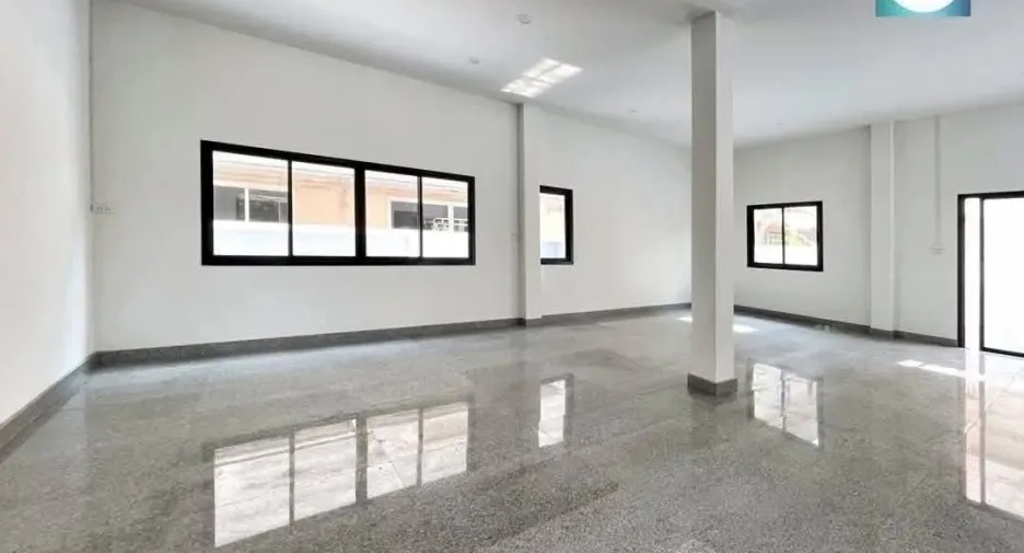 For sale 3 bedrooms house in Mueang Surat Thani, Surat Thani