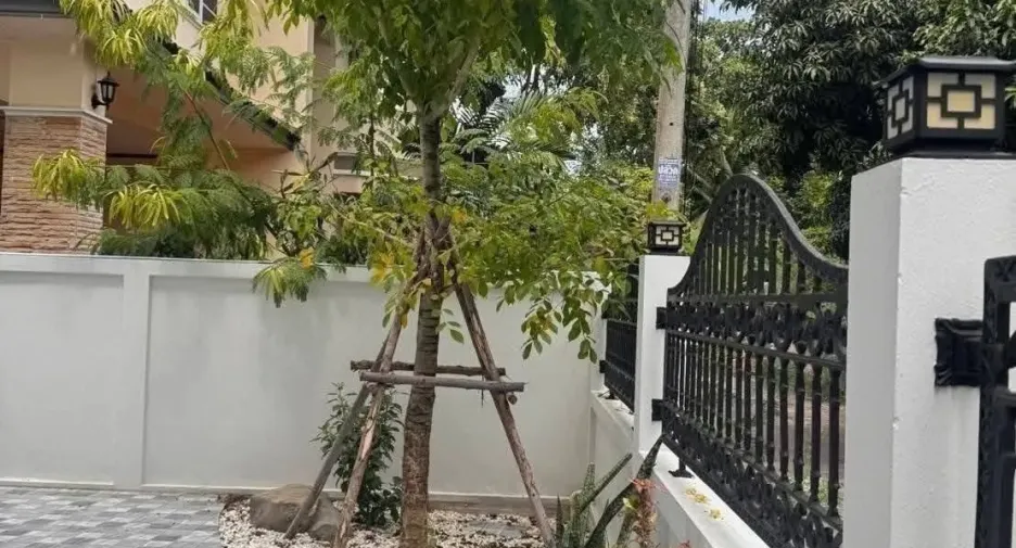 For sale 3 bedrooms house in Mueang Surat Thani, Surat Thani