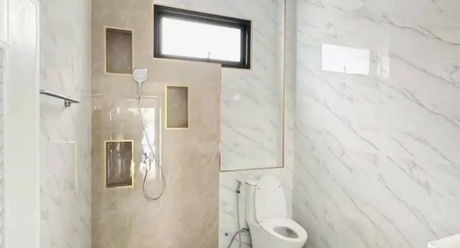 For sale 3 bedrooms house in Mueang Surat Thani, Surat Thani