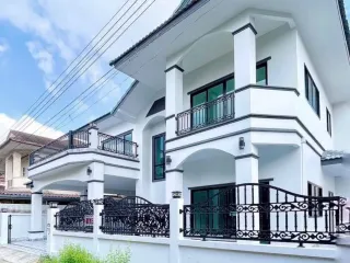 For sale 3 bedrooms house in Mueang Surat Thani, Surat Thani