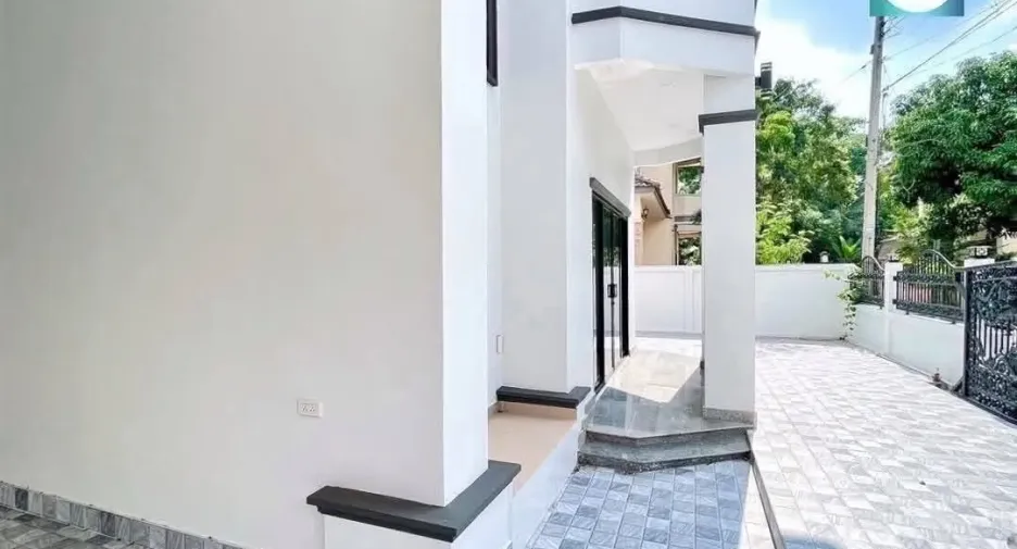 For sale 3 bedrooms house in Mueang Surat Thani, Surat Thani
