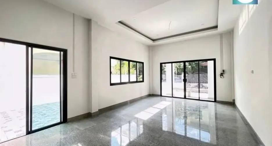 For sale 3 bedrooms house in Mueang Surat Thani, Surat Thani