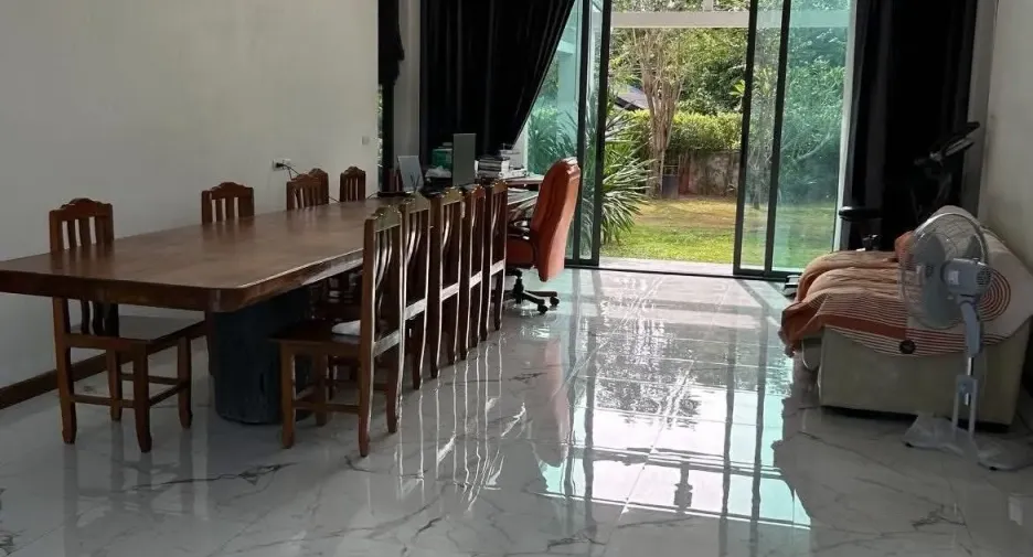 For sale 5 bedrooms house in Mueang Surat Thani, Surat Thani