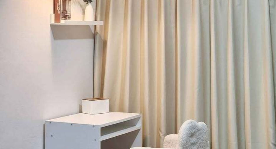 For rent 6 bedrooms house in Huai Khwang, Bangkok