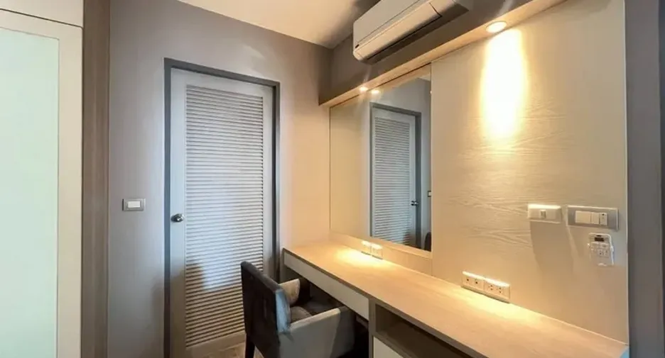 For rent 2 bedrooms condo in Watthana, Bangkok