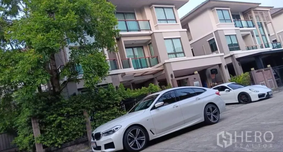 For rent and for sale 5 bedrooms house in Khan Na Yao, Bangkok