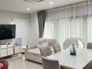 For rent 4 bedrooms house in Saphan Sung, Bangkok