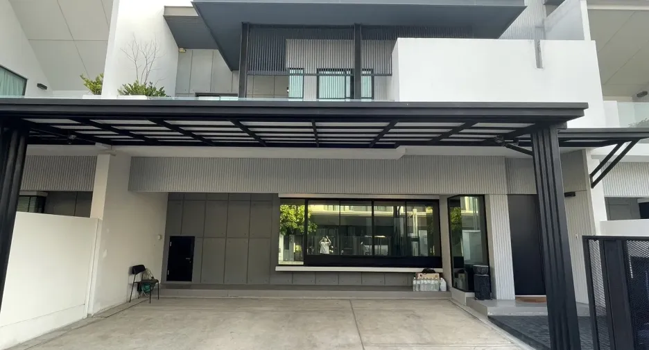 For sale 3 ベッドルーム townhouse in Bang Phli, Samut Prakan