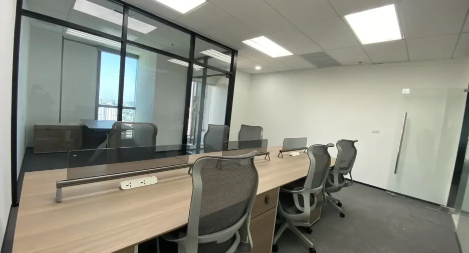 Büro zur Miete in Huai Khwang, Bangkok