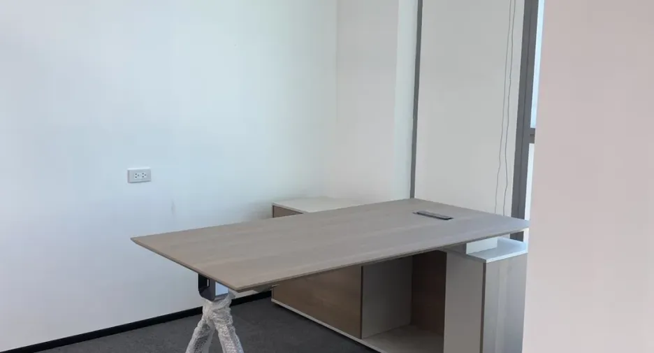 Büro zur Miete in Huai Khwang, Bangkok