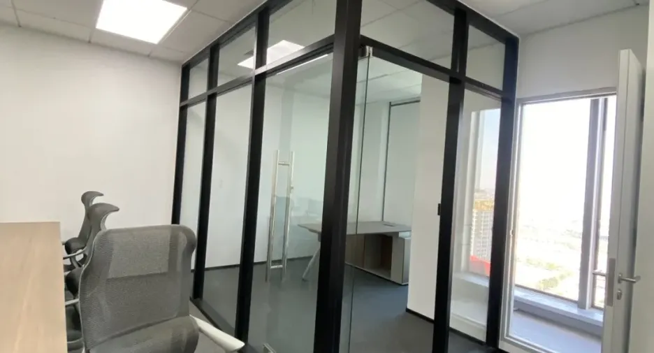 Büro zur Miete in Huai Khwang, Bangkok