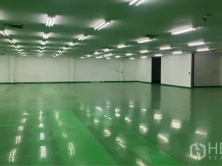 For rent warehouse in Mueang Samut Prakan, Samut Prakan