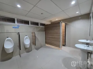 For rent retail Space in Watthana, Bangkok