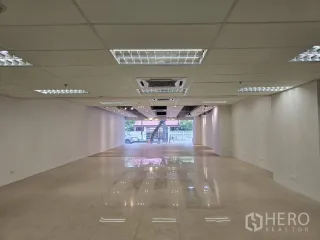 For rent retail Space in Watthana, Bangkok