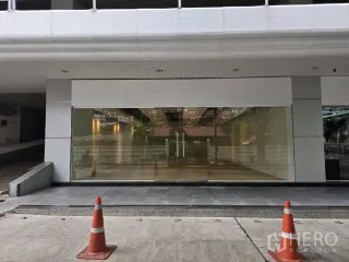 For rent retail Space in Watthana, Bangkok