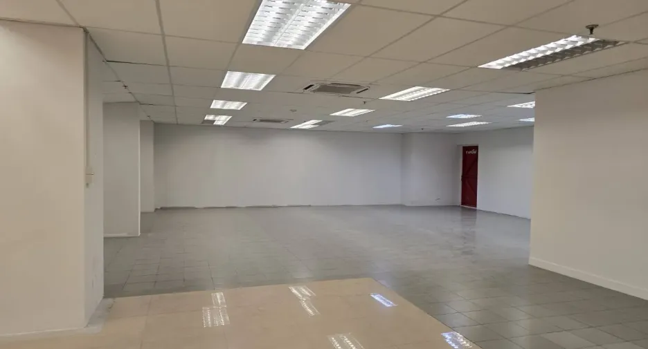 For rent retail Space in Watthana, Bangkok