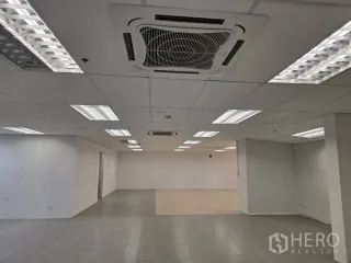 For rent retail Space in Watthana, Bangkok