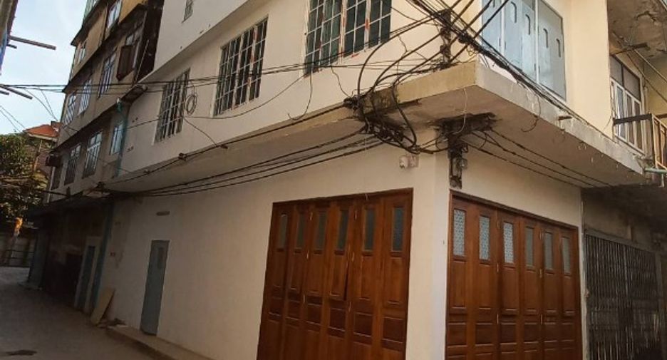 For sale 3 bedrooms retail Space in Pathum Wan, Bangkok