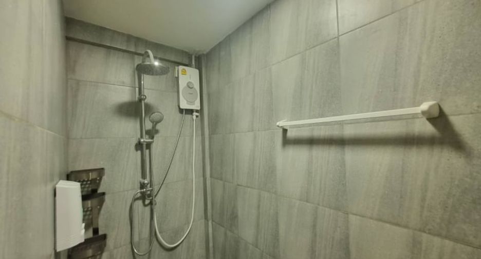 出租 6 卧室 商业空间 在 Bang Lamung, Chon Buri