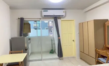 Wohnung zur Miete mit Studio in Huai Khwang, Bangkok