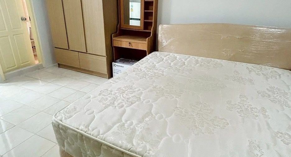 Аренда студия кондо в Хуаи Кхщанг, Бангкок