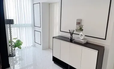 Condo en alquiler de 2 habitaciones en Yan Nawa, Bangkok