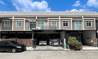 For sale 3 bedrooms townhouse in Phasi Charoen, Bangkok