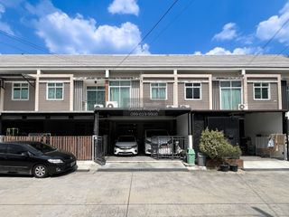 For sale 3 bedrooms townhouse in Phasi Charoen, Bangkok