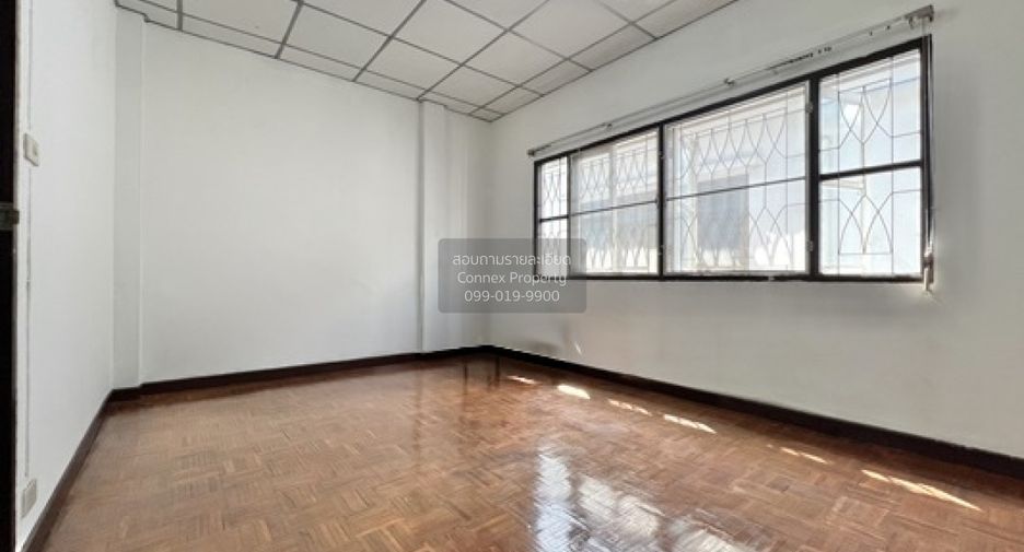Reihenhaus zum Kauf mit 3 Zimmer in Bang Khen, Bangkok