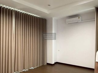 Casa en venta de 4 habitaciones en Bang Khen, Bangkok