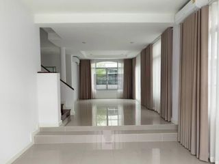 Casa en venta de 4 habitaciones en Bang Khen, Bangkok