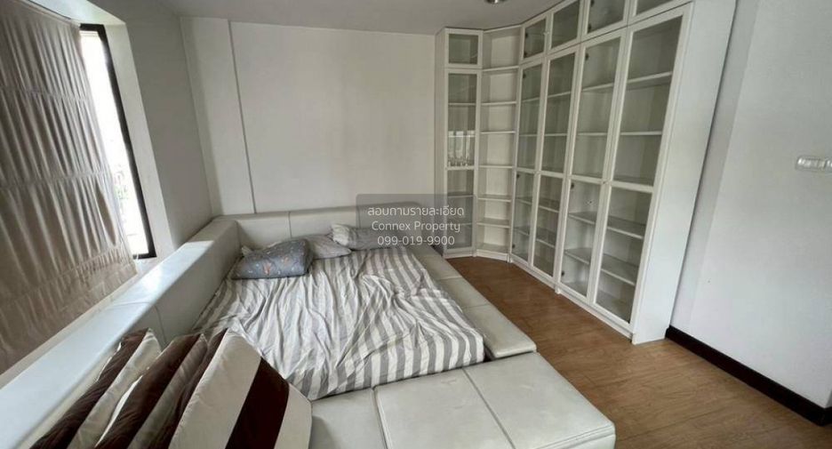 Casa adosada en venta de 3 habitaciones en Chatuchak, Bangkok
