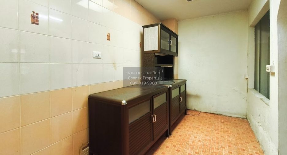 Casa adosada en venta de 2 habitaciones en Mueang Samut Prakan, Samut Prakan