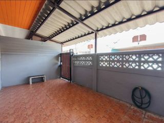 For sale 2 bedrooms townhouse in Mueang Samut Prakan, Samut Prakan