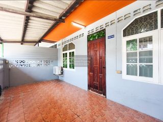 For sale 2 bedrooms townhouse in Mueang Samut Prakan, Samut Prakan
