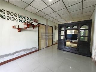 For sale 2 bedrooms townhouse in Mueang Samut Prakan, Samut Prakan