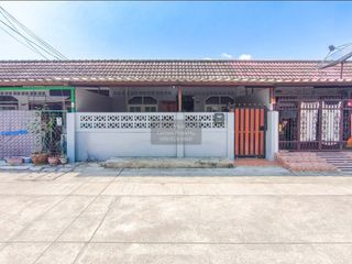 For sale 2 bedrooms townhouse in Mueang Samut Prakan, Samut Prakan