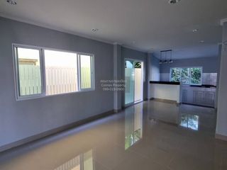 For sale 4 bedrooms house in Bangkok Noi, Bangkok