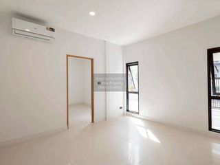 Haus zum Kauf mit 3 Zimmer in Lat Phrao, Bangkok