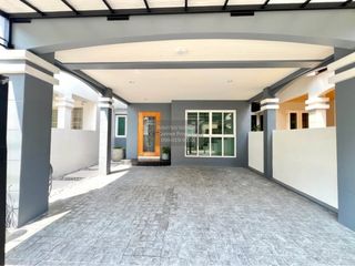 For sale 4 bedrooms townhouse in Chatuchak, Bangkok