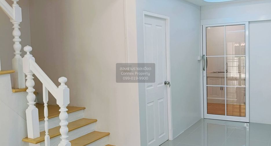For sale 3 bedrooms townhouse in Krathum Baen, Samut Sakhon