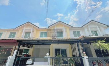 For sale 3 ベッドルーム townhouse in Saphan Sung, Bangkok