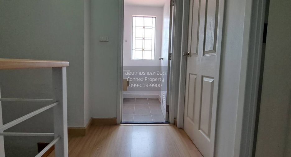 For sale 3 bedrooms townhouse in Saphan Sung, Bangkok