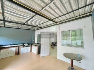 Casa adosada en venta de 3 habitaciones en Saphan Sung, Bangkok