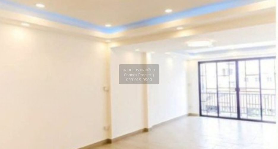 For sale 2 bedrooms townhouse in Lat Phrao, Bangkok