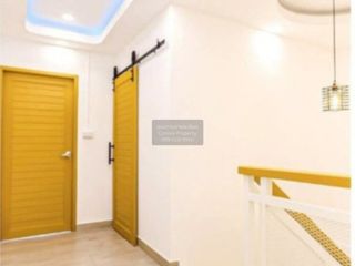 出售 2 卧室 联排别墅 在 Lat Phrao, 曼谷