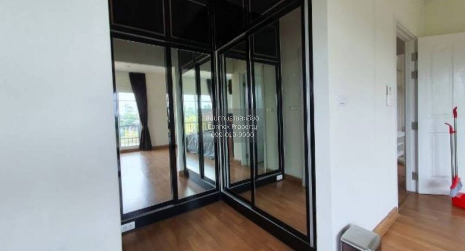 For sale 3 bedrooms house in Mueang Pathum Thani, Pathum Thani