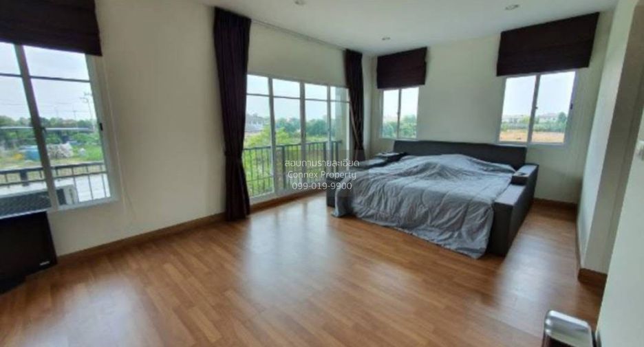 For sale 3 bedrooms house in Mueang Pathum Thani, Pathum Thani